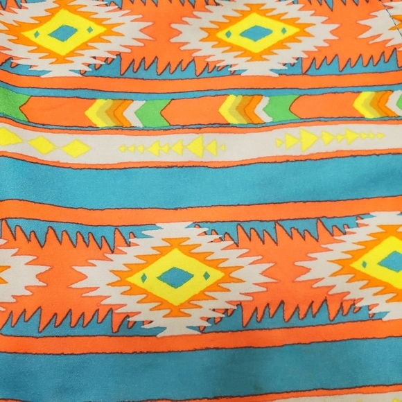 Chubbies Board Shorts/Swim Trunks Women's Size Medium Aztec Print Lined Inside. - Picture 6 of 9